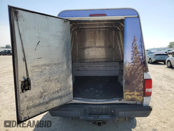 2010 Ford Ranger XL z VIN 1FTKR1AD1APA68970, wystawiony jako Copart lot #65228175 z przebiegiem 191 967 mil mil oraz Czysty tytuł • Clean title. Historia ofert i sprzedaży dostępna na DreamBid. Obrazek 10.