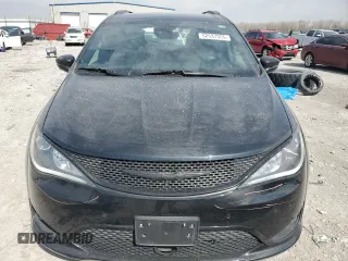 2018 Chrysler Pacifica Limited with VIN 2C4RC1GG8JR260368, listed as a Copart auction lot 52537355 with 102,112 mi miles and Salvage title. Bid and sale history available at DreamBid. Image 5.