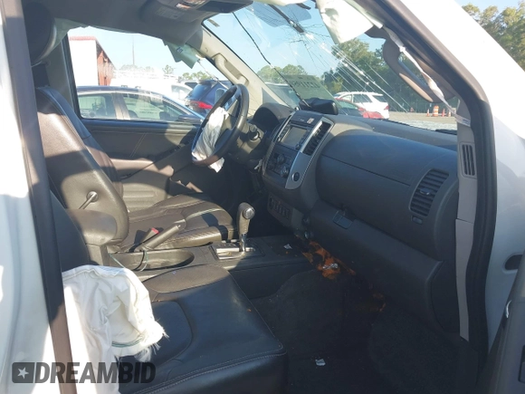 2017 Nissan Frontier Pro-4X z VIN 1N6DD0EV8HN713900, wystawiony jako IAAI lot #42211950 z przebiegiem 85 085 mil mil oraz . Historia ofert i sprzedaży dostępna na DreamBid. Obrazek 5.