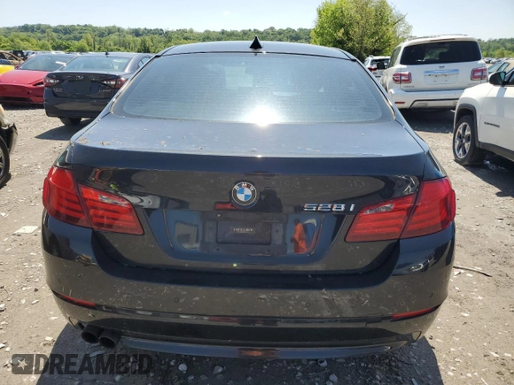 2012 BMW 5 Series 528i xDrive z VIN WBAXH5C56CDW10734, wystawiony jako Copart lot #56601805 z przebiegiem 162 016 mil mil oraz Czysty tytuł • Clean title. Historia ofert i sprzedaży dostępna na DreamBid. Obrazek 6.