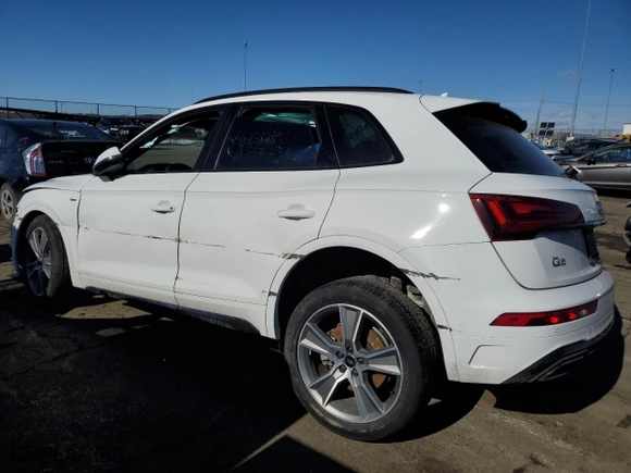 2025 Audi Q5 S line Premium with VIN WA1GAAFY5S2023208, listed as a Copart auction lot 42911975 with 0 mi miles and Salvage Title. Bid and sale history available at carsss.com. Image 2.