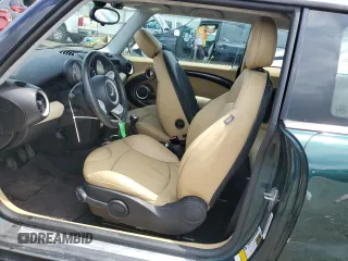 2009 MINI Hardtop z VIN WMWMF33539TU69648, wystawiony jako Copart lot #64213555 z przebiegiem 165 805 mil mil oraz Czysty tytuł • Clean title. Historia ofert i sprzedaży dostępna na DreamBid. Obrazek 8.