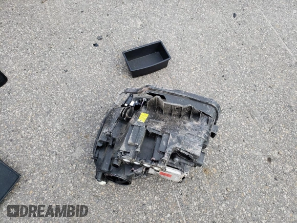 2022 Kia Telluride SX with VIN 5XYP5DHCXNG324600, listed as a Copart auction lot 63943025 with 37,174 mi miles and Salvage title. Bid and sale history available at DreamBid. Image 13.