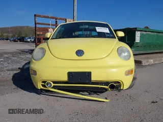 2000 Volkswagen Beetle GLS с VIN 3VWCD21C2YM498598, выставлен на аукционе IAAI как лот 41961960 с пробегом 193 228 миль миль и . История ставок и продаж доступна на DreamBid. Изображение 6.