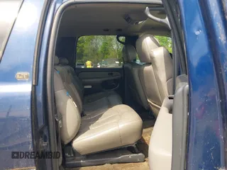 2002 Chevrolet Suburban LT z VIN 1GNFK16Z22J200124, wystawiony jako IAAI lot #42270704 z przebiegiem 218 478 mil mil oraz . Historia ofert i sprzedaży dostępna na DreamBid. Obrazek 8.