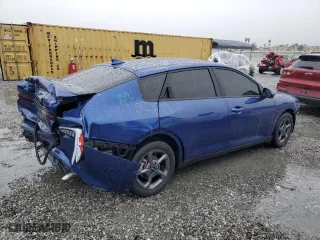 2025 Kia K4 LXS with VIN 3KPFT4DE4SE026044, listed as a Copart auction lot 49055855 with 5,435 mi miles and Salvage Title. Bid and sale history available at carsss.com. Image 3.