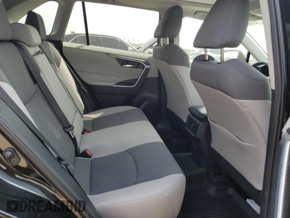 2020 Toyota RAV4 XLE с VIN 2T3P1RFV6LW105824, выставлен на аукционе Copart как лот 61151025 с пробегом 15 174 миль миль и Списание • Salvage title. История ставок и продаж доступна на DreamBid. Изображение 10.