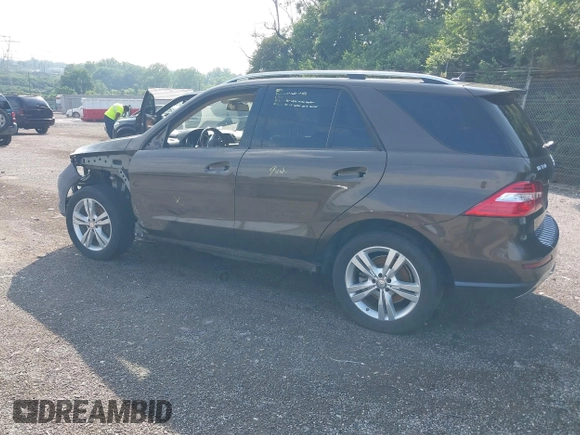 2012 Mercedes-Benz M 350 with VIN 4JGDA5HB1CA047095, listed as a IAAI auction lot 42629719 with 152,488 mi miles and . Bid and sale history available at DreamBid. Image 3.