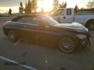 2019 Mercedes-Benz C 300 z VIN WDDWK8DB9KF916244, wystawiony jako Copart lot #42836775 z przebiegiem 34 098 mil mil oraz Szkoda całkowita • Salvage title. Historia ofert i sprzedaży dostępna na DreamBid. Obrazek 4.