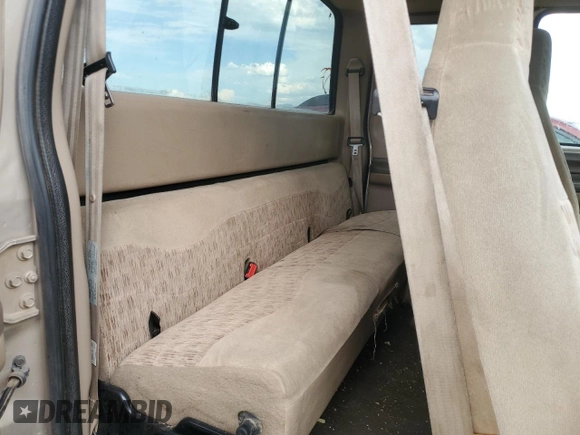 1999 Ford F-250 XL with VIN 1FTNX21F8XEE00658, listed as a Copart auction lot 70021594 with 218,084 mi miles and Non Repairable. Bid and sale history available at DreamBid. Image 10.
