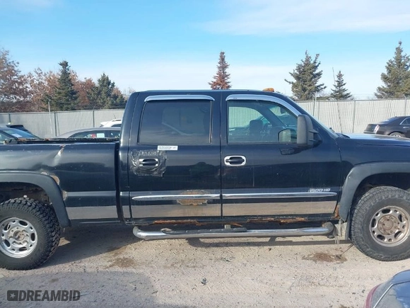 2005 GMC Sierra 1500HD SLT with VIN 1GTGK13U35F811518, listed as a IAAI auction lot 41436920 with NaN miles. Bid and sale history available at carsss.com. Image 13.