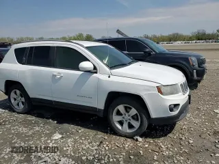2016 Jeep Compass Latitude z VIN 1C4NJDEB6GD594486, wystawiony jako Copart lot #53440825 z przebiegiem Nie podano mil oraz Szkoda całkowita • Salvage title. Historia ofert i sprzedaży dostępna na DreamBid. Obrazek 11.