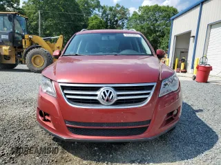 2010 Volkswagen Tiguan Wolfsburg Edition with VIN WVGAV7AX4AW003410, listed as a Copart auction lot 60645845 with 128,563 mi miles and Salvage title. Bid and sale history available at DreamBid. Image 5.