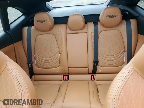 2023 Aston Martin DBX 707 z VIN SD7VUJBW0PTV08298, wystawiony jako Copart lot #77753224 z przebiegiem 3587 mil mil oraz Szkody całkowita. Historia ofert i sprzedaży dostępna na DreamBid. Obrazek 10.
