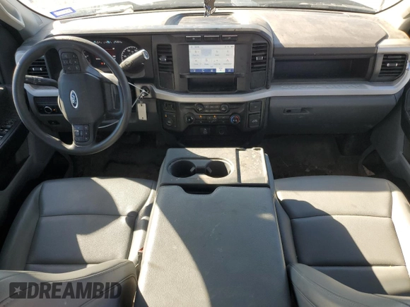 2024 Ford F-350 XL with VIN 1FT8W3DT5REC15672, listed as a Copart auction lot 42740805 with 30,713 mi miles and Salvage Title. Bid and sale history available at DreamBid. Image 8.