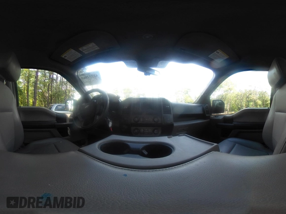 2020 Ford F-150 XL z VIN 1FTMF1CB8LKF35069, wystawiony jako IAAI lot #42332865 z przebiegiem 73 452 mil mil oraz . Historia ofert i sprzedaży dostępna na DreamBid. Obrazek 18.