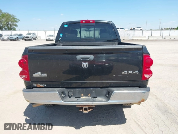 2008 Dodge 1500 SLT z VIN 1D7HU18218S571053, wystawiony jako IAAI lot #42249504 z przebiegiem 177 545 mil mil oraz . Historia ofert i sprzedaży dostępna na DreamBid. Obrazek 17.