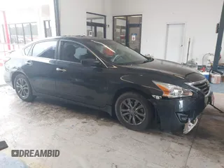 2015 Nissan Altima S z VIN 1N4AL3AP8FN403878, wystawiony jako IAAI lot #41401937 z przebiegiem 105 380 mil mil oraz . Historia ofert i sprzedaży dostępna na DreamBid. Obrazek 1.