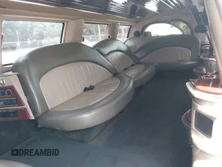 2005 Ford Excursion с VIN 1F1NU40S45EA15820, выставлен на аукционе IAAI как лот 42470100 с пробегом 124 004 миль миль и . История ставок и продаж доступна на DreamBid. Изображение 8.