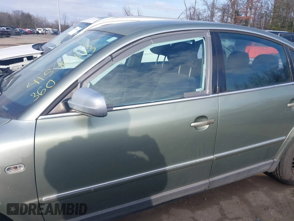 2002 Volkswagen Passat z VIN WVWPD23B42P070347, wystawiony jako IAAI lot #41546173 z przebiegiem 303 916 mil mil oraz . Historia ofert i sprzedaży dostępna na DreamBid. Obrazek 6.