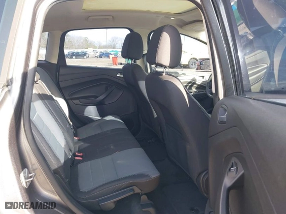 2013 Ford C-Max Hybrid SE with VIN 1FADP5AU6DL529197, listed as a IAAI auction lot 41810975 with 204,633 mi miles. Bid and sale history available at carsss.com. Image 8.