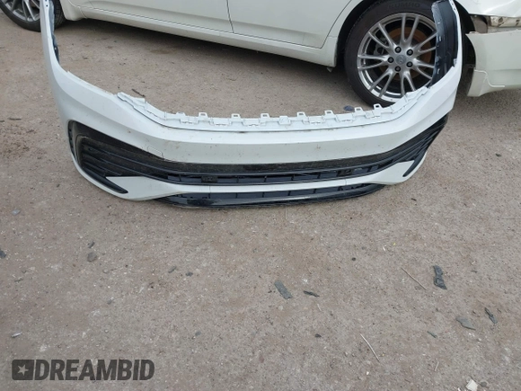 2024 Volkswagen Tiguan SE R-Line Black z VIN 3VVCB7AX7RM112446, wystawiony jako IAAI lot #41229232 z przebiegiem 6 685 mil mil oraz . Historia ofert i sprzedaży dostępna na DreamBid. Obrazek 12.