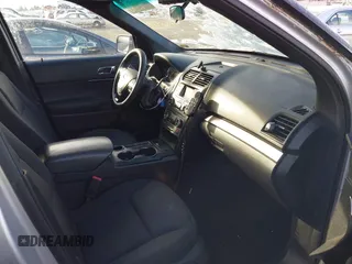 2016 Ford Police Interceptor Utility z VIN 1FM5K8ARXGGA96972, wystawiony jako IAAI lot #41375913 z przebiegiem 113 215 mil mil oraz . Historia ofert i sprzedaży dostępna na DreamBid. Obrazek 5.