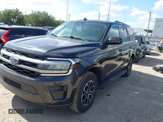 2024 Ford Expedition XLT with VIN 1FMJU1J82REA54818, listed as a IAAI auction lot 42785765 with 33,983 mi miles and . Bid and sale history available at DreamBid. Image 6.