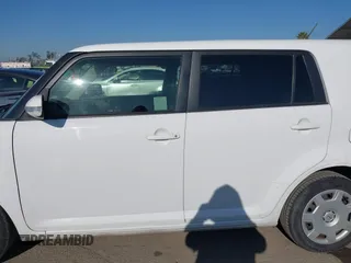 2014 Scion xB z VIN JTLZE4FE0EJ048932, wystawiony jako IAAI lot #41992285 z przebiegiem 129 567 mil mil oraz . Historia ofert i sprzedaży dostępna na DreamBid. Obrazek 14.