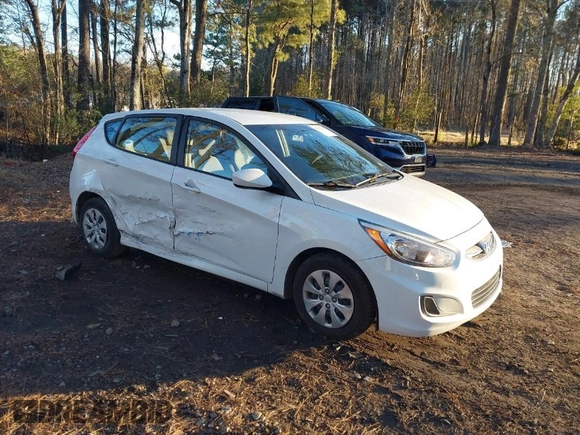 2016 Hyundai Accent SE with VIN KMHCT5AE9GU290829, listed as a IAAI auction lot 41209115 with 27,998 mi miles. Bid and sale history available at carsss.com. Image 1.