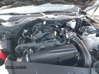 2024 Ford Mustang EcoBoost z VIN 1FA6P8TH1R5118490, wystawiony jako IAAI lot #41720519 z przebiegiem Nie podano mil oraz . Historia ofert i sprzedaży dostępna na DreamBid. Obrazek 10.
