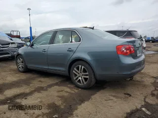 2006 Volkswagen Jetta 2.5L z VIN 3VWSF71K86M796788, wystawiony jako Copart lot #62828485 z przebiegiem 140 523 mil mil oraz Szkoda całkowita • Salvage title. Historia ofert i sprzedaży dostępna na DreamBid. Obrazek 2.