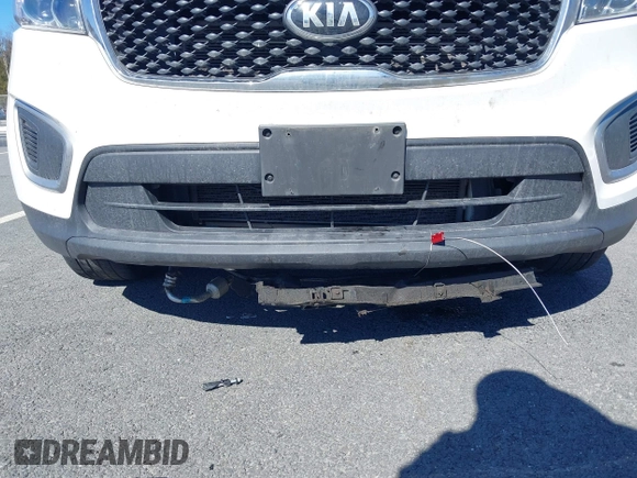 2018 Kia Sorento LX with VIN 5XYPG4A37JG351171, listed as a IAAI auction lot 41748189 with 85,000 mi miles. Bid and sale history available at carsss.com. Image 6.