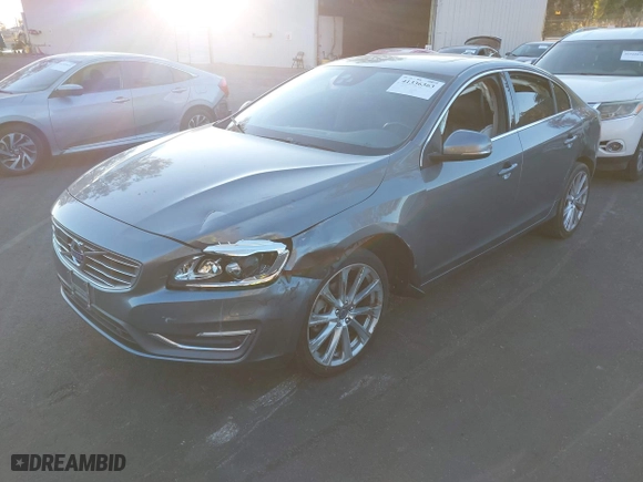 2018 Volvo S60 Inscription Platinum with VIN LYV402HM6JB172851, listed as a IAAI auction lot 41336363 with 77,591 mi miles. Bid and sale history available at carsss.com. Image 16.