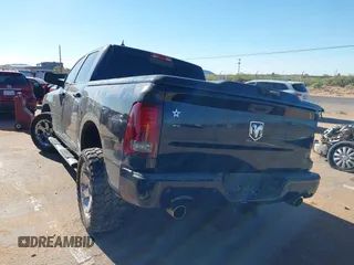 2014 Ram 1500 Sport z VIN 1C6RR6MT3ES366719, wystawiony jako IAAI lot #42228139 z przebiegiem Nie podano mil oraz . Historia ofert i sprzedaży dostępna na DreamBid. Obrazek 14.