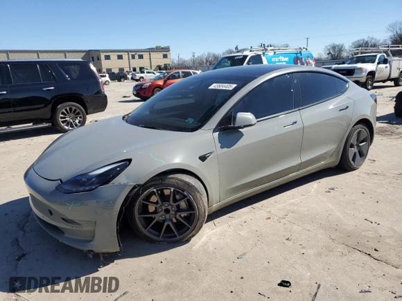 2022 Tesla Model 3 z VIN 5YJ3E1EA5NF124425, wystawiony jako Copart lot #43804405 z przebiegiem 57 412 mil mil oraz Szkoda całkowita • Salvage title. Historia ofert i sprzedaży dostępna na DreamBid. Obrazek 1.
