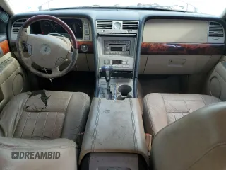 2005 Lincoln Navigator Luxury z VIN 5LMFU28515LJ24173, wystawiony jako Copart lot #58594935 z przebiegiem 224 777 mil mil oraz Czysty tytuł • Clean title. Historia ofert i sprzedaży dostępna na DreamBid. Obrazek 8.
