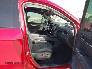 2025 GMC Acadia AWD Elevation z VIN 1GKENNRS0SJ118513, wystawiony jako IAAI lot #41821990 z przebiegiem 1 114 mil mil oraz . Historia ofert i sprzedaży dostępna na DreamBid. Obrazek 5.