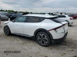 2022 Kia EV6 Wind z VIN KNDC3DLC6N5053572, wystawiony jako Copart lot #54911685 z przebiegiem 26 829 mil mil oraz Szkoda całkowita • Salvage title. Historia ofert i sprzedaży dostępna na DreamBid. Obrazek 2.