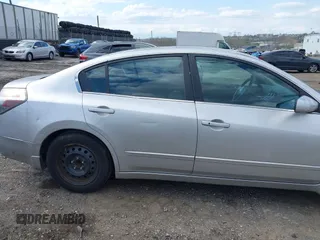 2010 Nissan Altima 2.5 S with VIN 1N4AL2AP0AN428468, listed as a IAAI auction lot 42052322 with 136,378 mi miles. Bid and sale history available at carsss.com. Image 13.