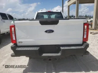 2023 Ford F-250 XL z VIN 1FTBF2AA9PED40870, wystawiony jako Copart lot #60814915 z przebiegiem Nie podano mil oraz Nie do naprawy • Non repairable. Historia ofert i sprzedaży dostępna na DreamBid. Obrazek 6.
