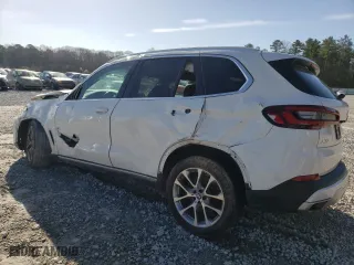 2021 BMW X5 sDrive40i with VIN 5UXCR4C02M9G19725, listed as a Copart auction lot 47860955 with 0 mi miles and Clean Title. Bid and sale history available at carsss.com. Image 2.