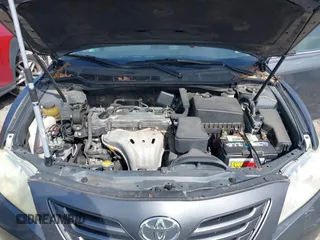 2007 Toyota Camry CE z VIN 4T1BE46K07U102536, wystawiony jako IAAI lot #41629462 z przebiegiem 149 768 mil mil oraz . Historia ofert i sprzedaży dostępna na DreamBid. Obrazek 10.