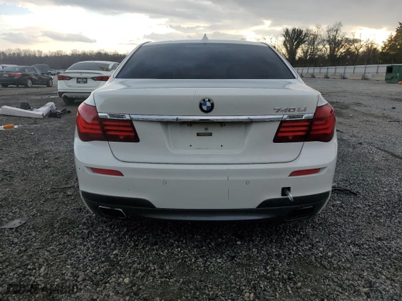 2013 BMW 7 Series 740Li with VIN WBAYE4C52DDW22629, listed as a Copart auction lot 44608645 with 163,135 mi miles and Salvage Title. Bid and sale history available at carsss.com. Image 6.