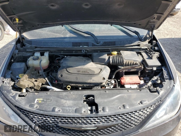 2019 Chrysler Pacifica Touring Plus z VIN 2C4RC1FG3KR569071, wystawiony jako Copart lot #52317555 z przebiegiem 114 414 mil mil oraz Szkoda całkowita • Salvage title. Historia ofert i sprzedaży dostępna na DreamBid. Obrazek 12.