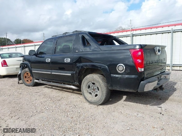 2005 Chevrolet Avalanche LS with VIN 3GNEC12Z35G234691, listed as a IAAI auction lot 41112013 with 1 mi miles. Bid and sale history available at carsss.com. Image 3.