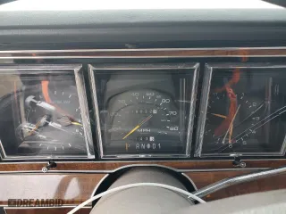 1989 Lincoln Town Car with VIN 1LNBM81F5KY790569, listed as a Copart auction lot 86815844 with 28,022 mi miles and Clean Title. Bid and sale history available at carsss.com. Image 9.