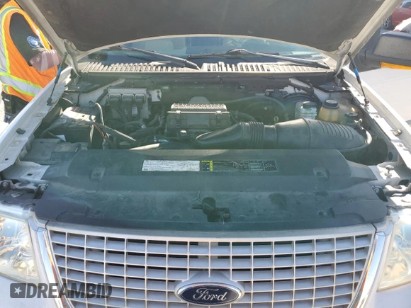 2005 Ford Expedition Eddie Bauer with VIN 1FMPU17525LA63757, listed as a Copart auction lot 44461505 with 186,569 mi miles and Salvage Title. Bid and sale history available at carsss.com. Image 12.