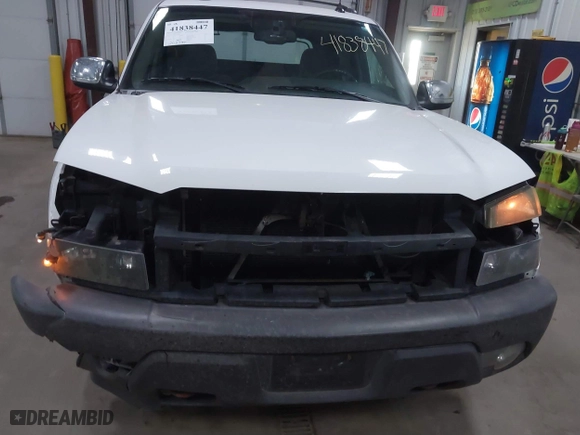2005 Chevrolet Avalanche Z71 with VIN 3GNEK12Z45G118046, listed as a IAAI auction lot 41838447 with 203,799 mi miles. Bid and sale history available at carsss.com. Image 6.