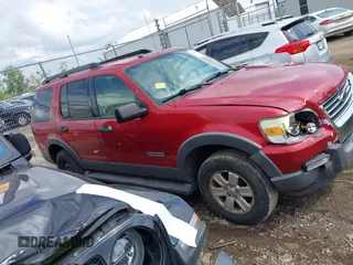 2006 Ford Explorer XLT z VIN 1FMEU73E46UB59076, wystawiony jako IAAI lot #42440539 z przebiegiem 166 077 mil mil oraz . Historia ofert i sprzedaży dostępna na DreamBid. Obrazek 13.